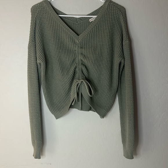 Green top w/ adjustable string - Picture 1 of 2